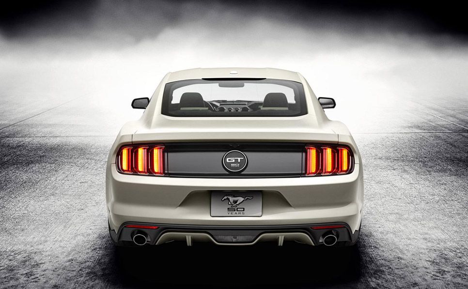 Un Ford Mustang 50 Aniversario, a subasta