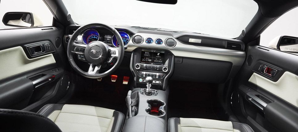 Un Ford Mustang 50 Aniversario, a subasta