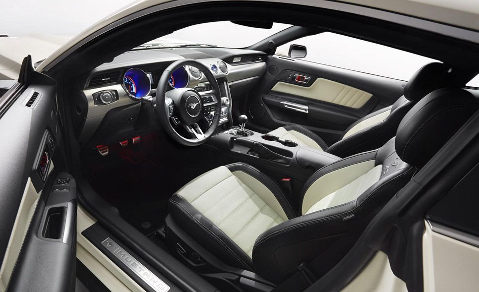 Un Ford Mustang 50 Aniversario, a subasta