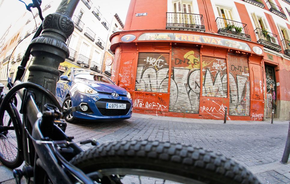 Prueba: Hyundai i10 1.2 MPi Style, a pie de calle