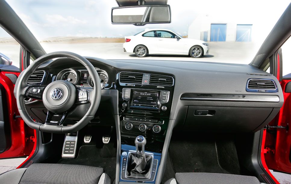 Comparativa: BMW M235I vs Volkswagen Golf R