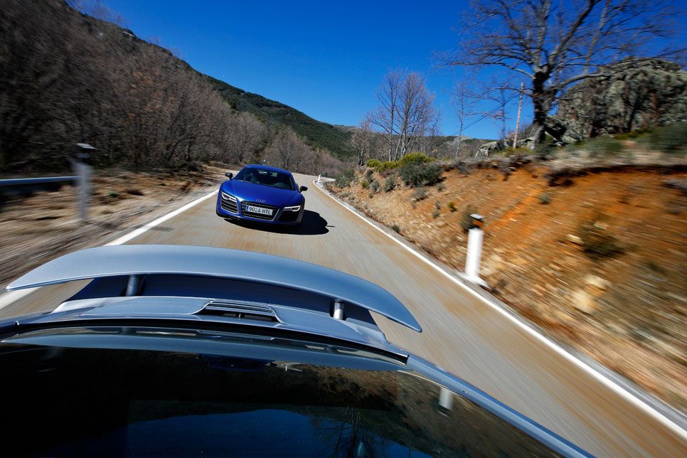 Comparativa: Audi R8 V10 Plus vs Porsche 911 Turbo S