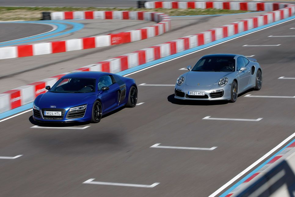 Comparativa: Audi R8 V10 Plus vs Porsche 911 Turbo S