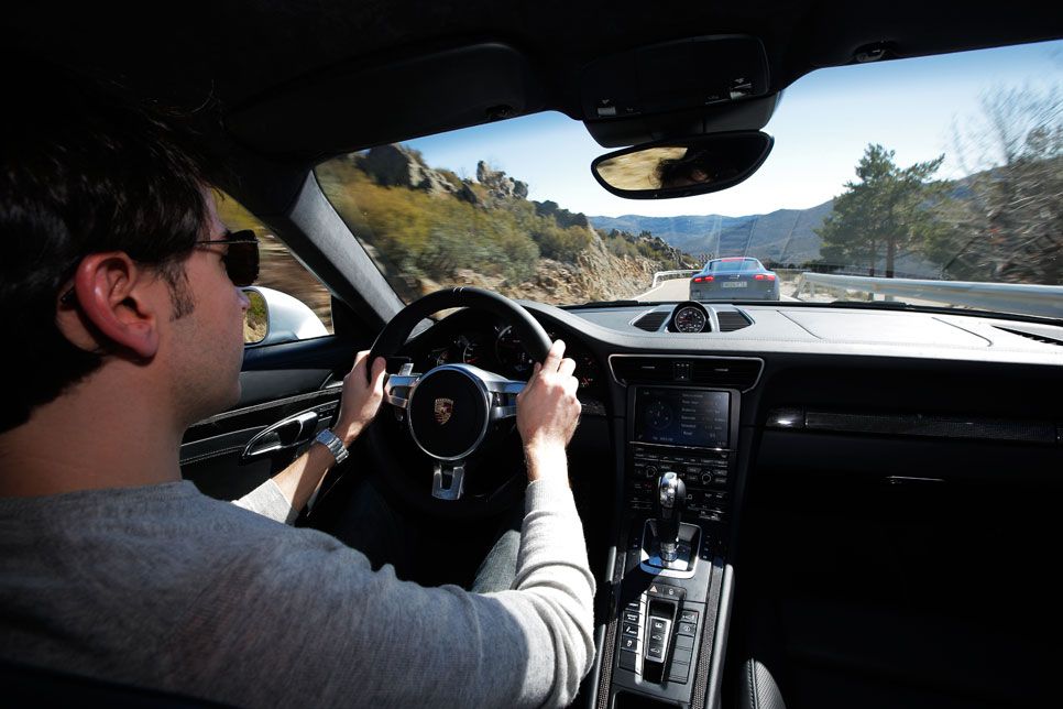Comparativa: Audi R8 V10 Plus vs Porsche 911 Turbo S