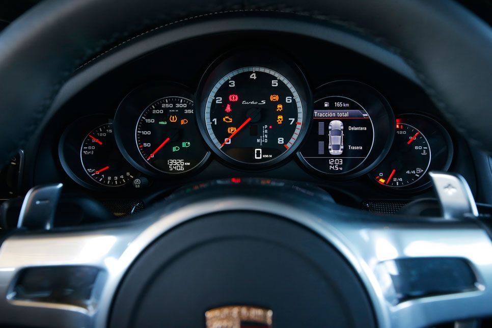 Comparativa: Audi R8 V10 Plus vs Porsche 911 Turbo S