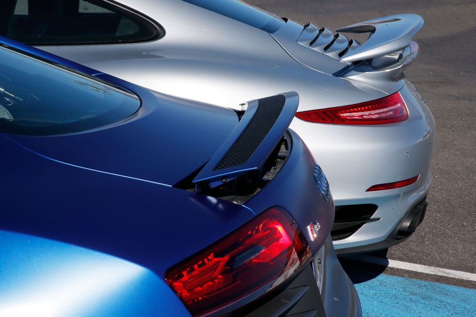 Comparativa: Audi R8 V10 Plus vs Porsche 911 Turbo S