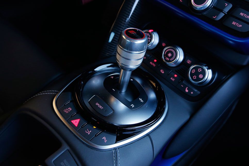 Comparativa: Audi R8 V10 Plus vs Porsche 911 Turbo S