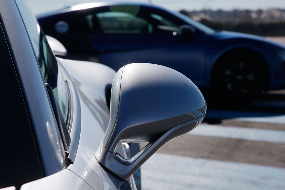 Comparativa: Audi R8 V10 Plus vs Porsche 911 Turbo S