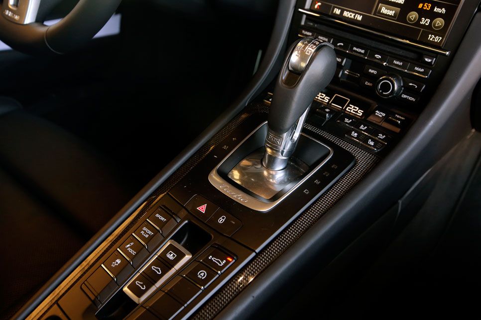 Comparativa: Audi R8 V10 Plus vs Porsche 911 Turbo S