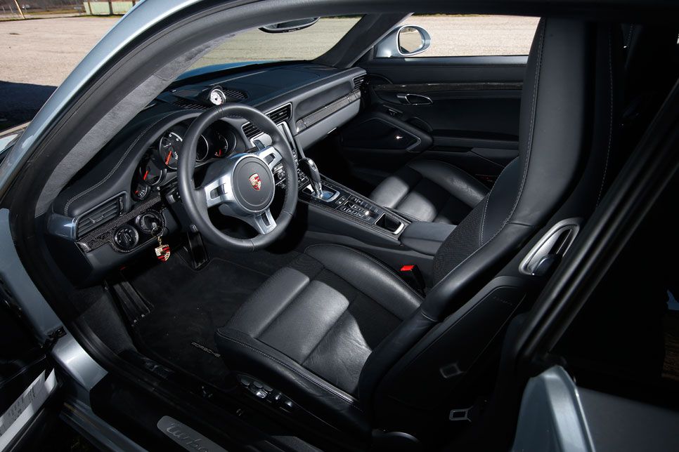 Comparativa: Audi R8 V10 Plus vs Porsche 911 Turbo S