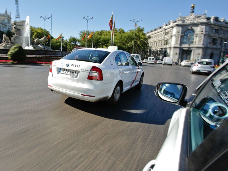 El Renault ZOE se enfrenta a un taxi: seguirá su ritmo