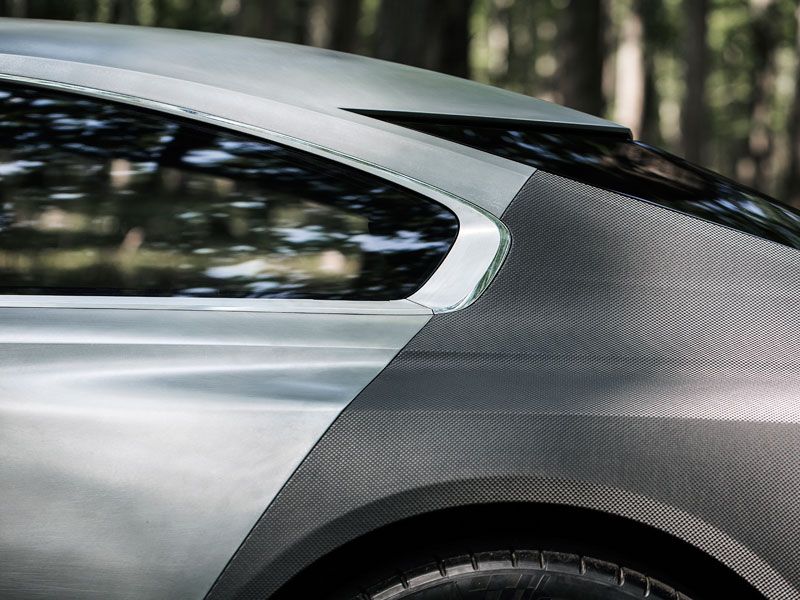 Peugeot Exalt, con piel de tiburón y con destino París