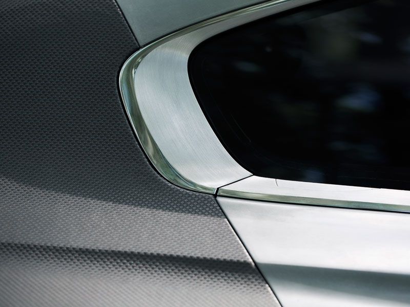 Peugeot Exalt, con piel de tiburón y con destino París