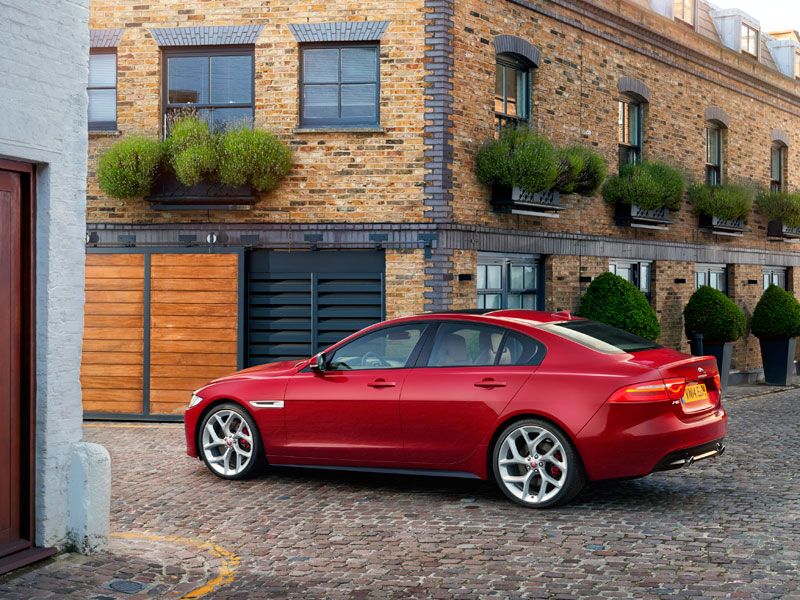 Jaguar XE S, información y fotos del pequeño Jaguar de aluminio