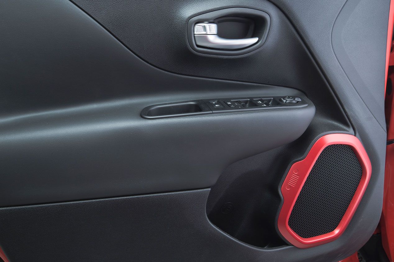 Contacto: Jeep Renegade, pequeño SUV de diseño