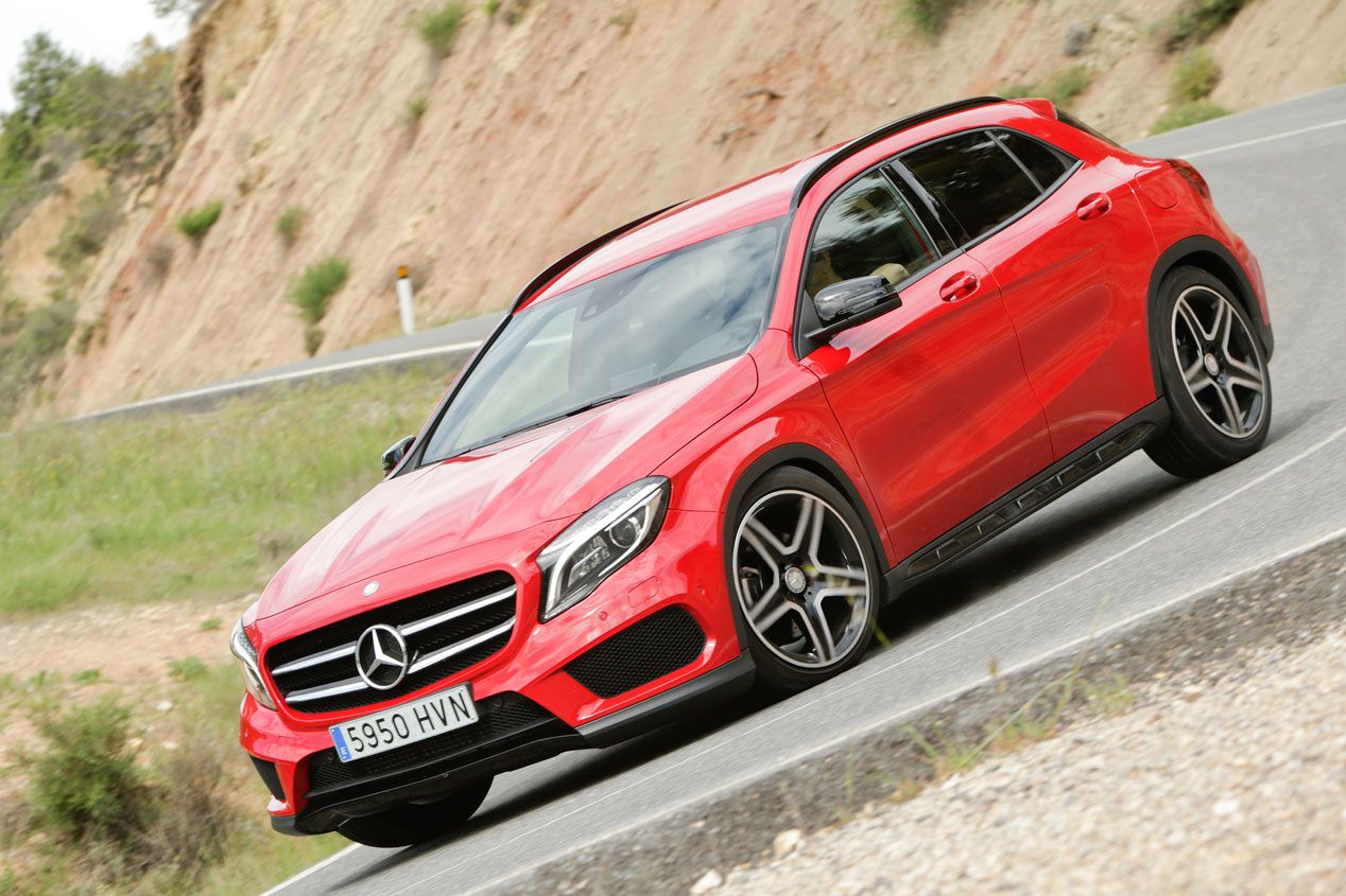 Comparativa: Audi Q3 2.0 TDI quattro S Tronic vs BMW X1 Xdrive 2.0d Steptronic y Mercedes GLA 220 CDI 4M 7G-DCT