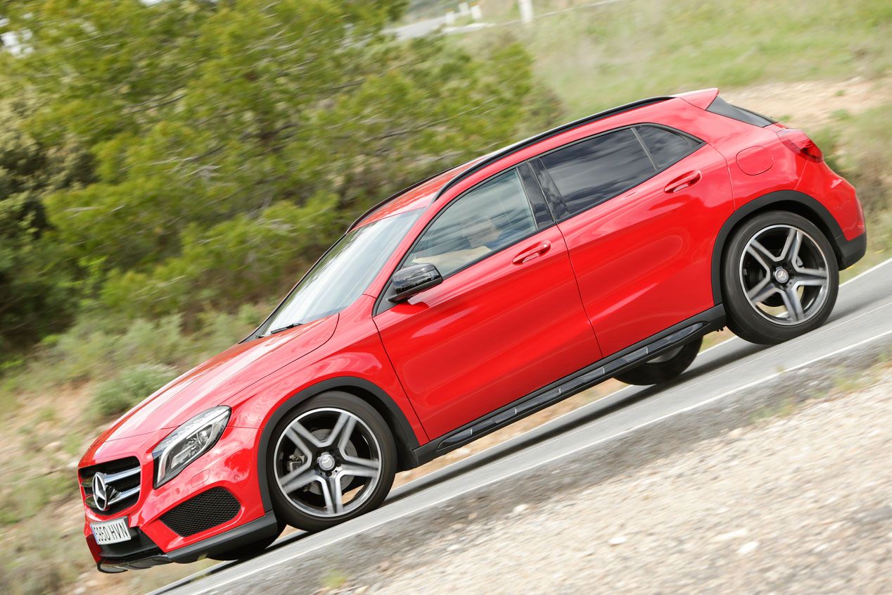 Comparativa: Audi Q3 2.0 TDI quattro S Tronic vs BMW X1 Xdrive 2.0d Steptronic y Mercedes GLA 220 CDI 4M 7G-DCT