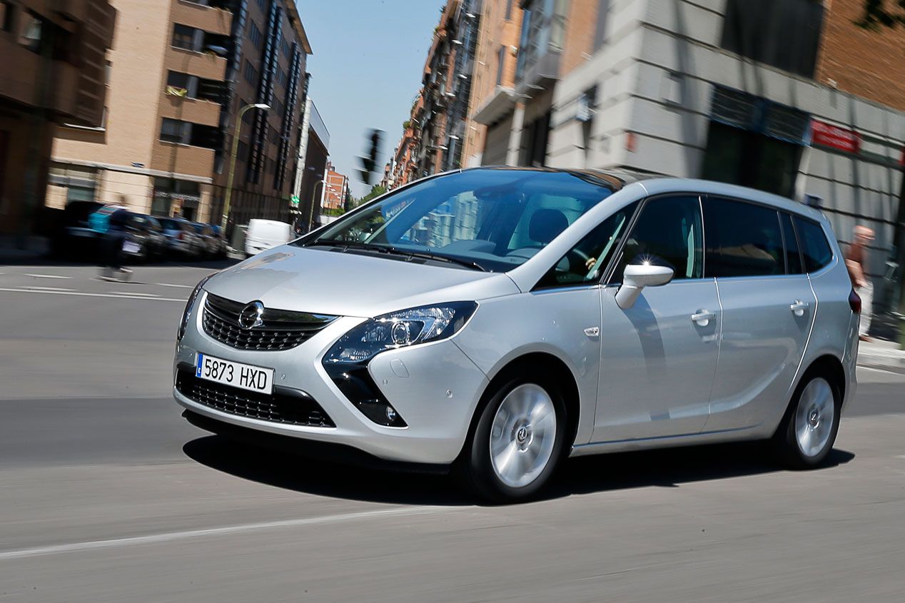 Opel Zafira Tourer 1.6 CDTi 136 CV 7 pl vs Renault Grand Scénic 1.6 dCi 130 CV 7 pl
