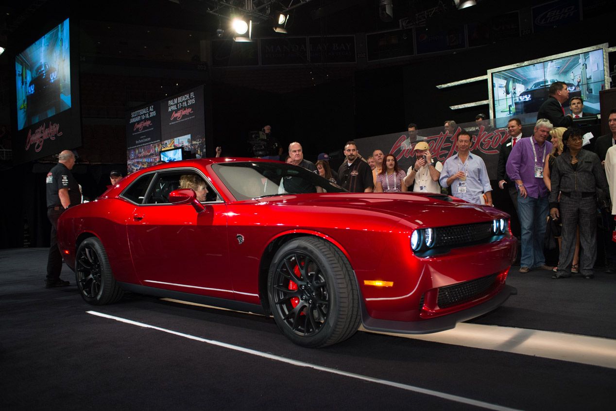 El primer Dodge Challenger SRT Hellcat, subastado