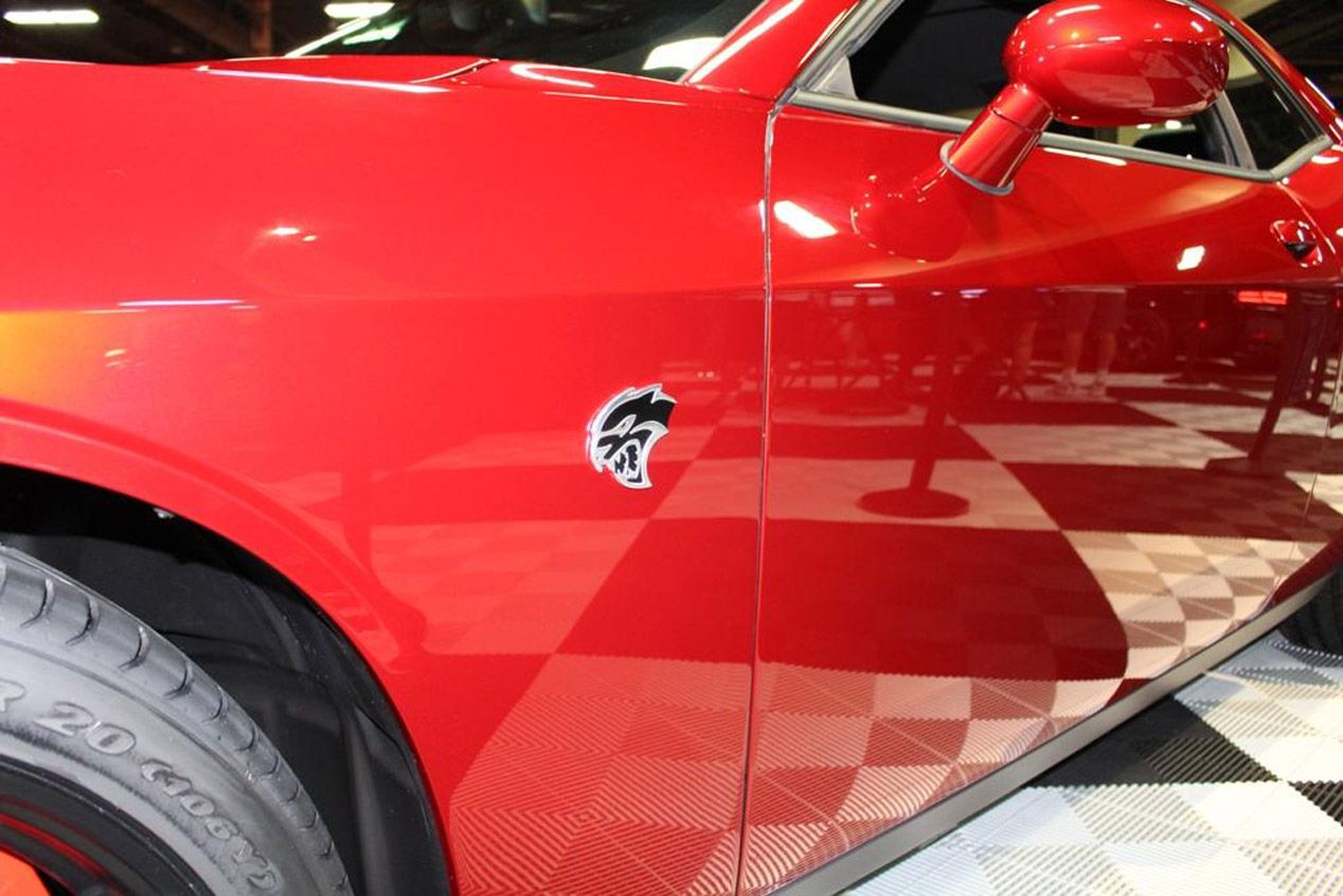 El primer Dodge Challenger SRT Hellcat, subastado