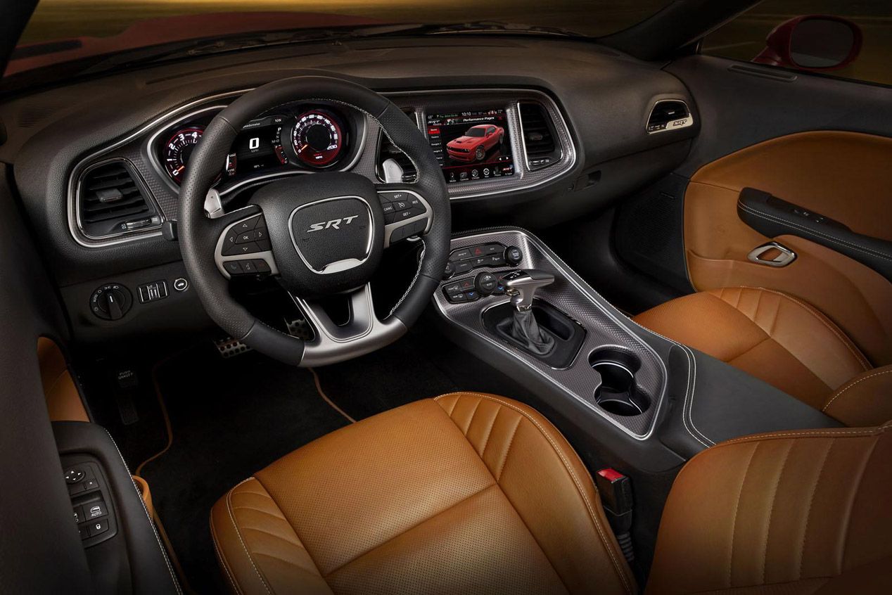 El primer Dodge Challenger SRT Hellcat, subastado