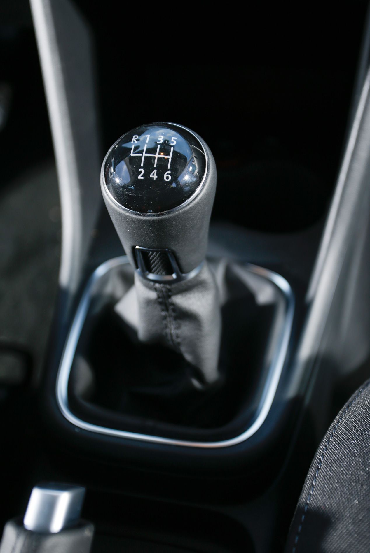 Volkswagen Polo 1.2 TSI 110 BMT, Utilitario tecnológico