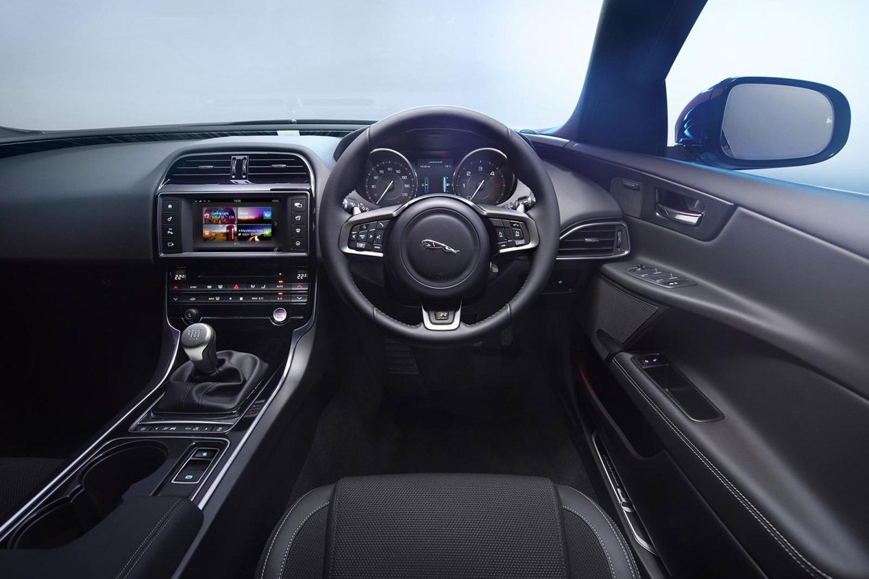 Jaguar XE 2015