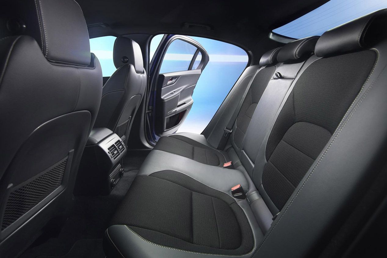 Jaguar XE 2015