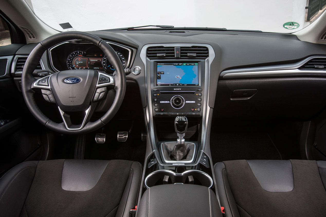 Contacto: Ford Mondeo 2015, objetivo VW Passat