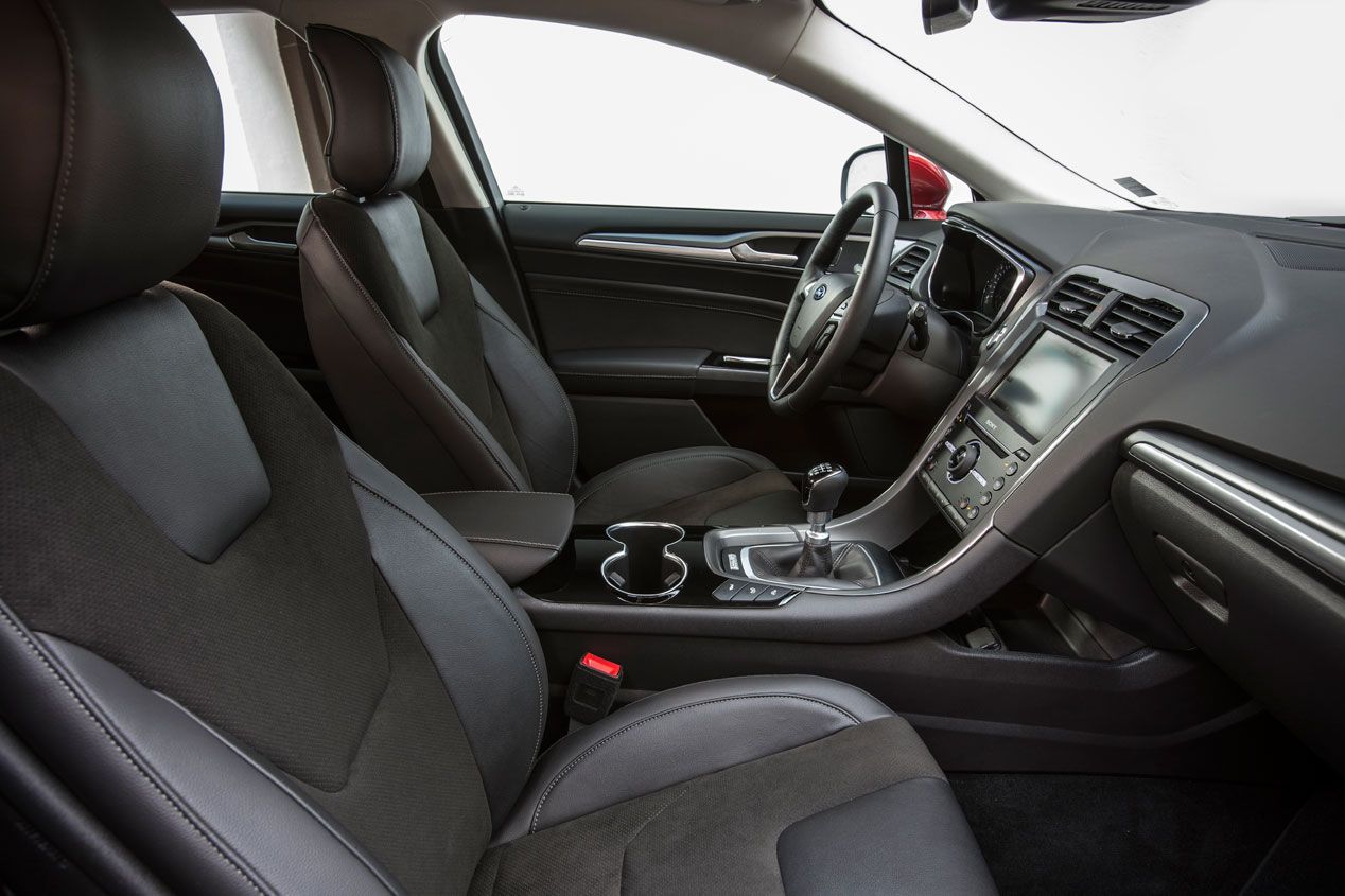 Contacto: Ford Mondeo 2015, objetivo VW Passat