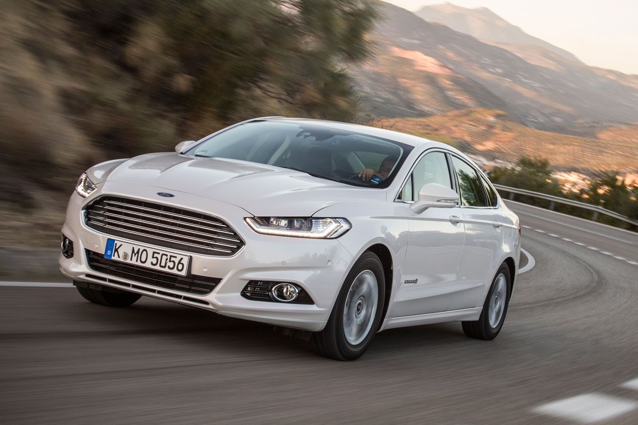 Contacto: Ford Mondeo 2015, objetivo VW Passat