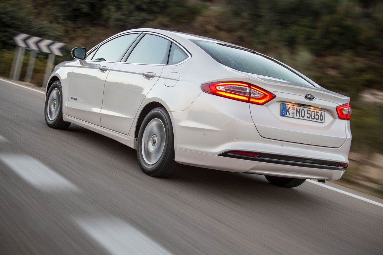Contacto: Ford Mondeo 2015, objetivo VW Passat