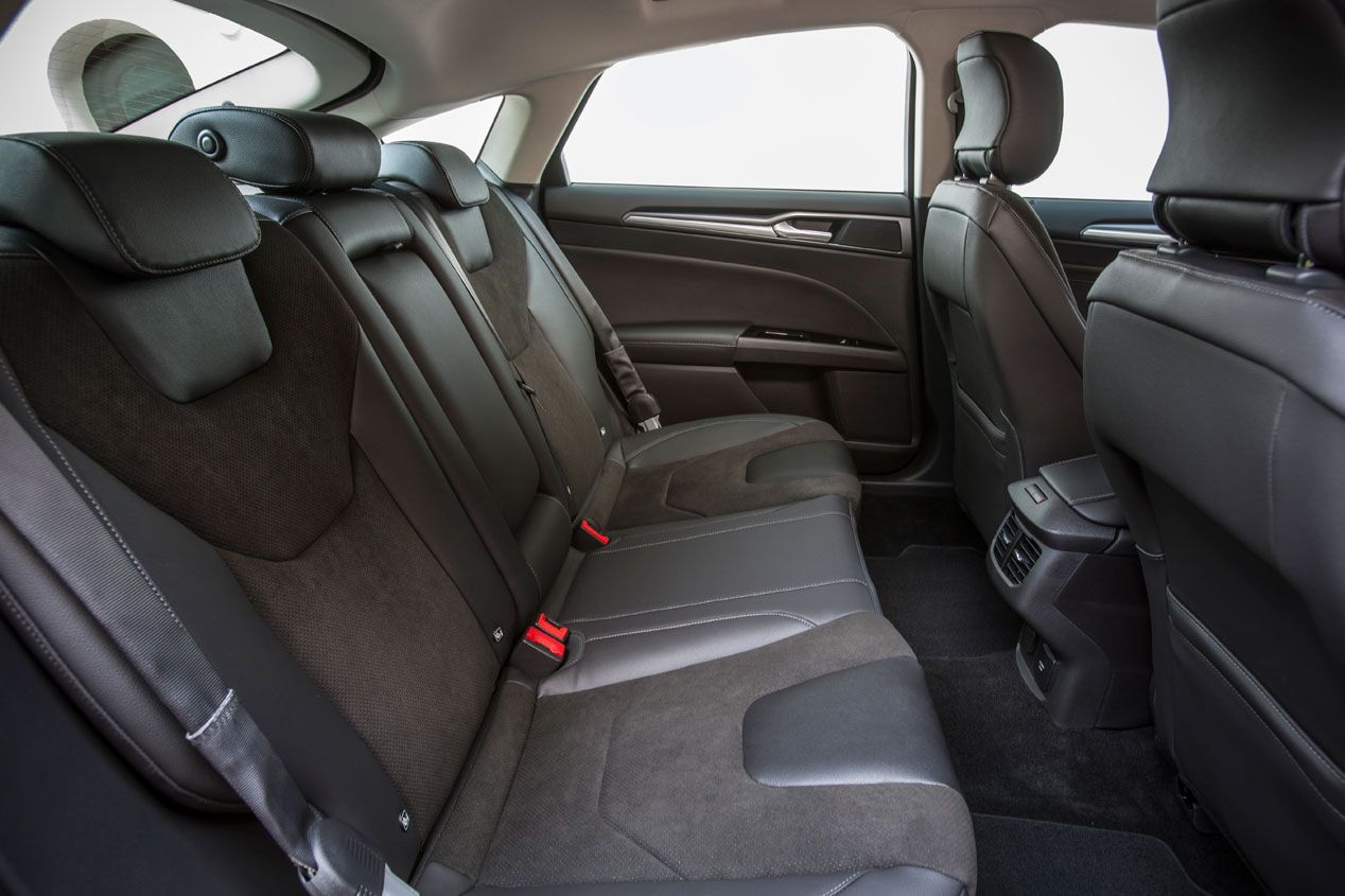 Contacto: Ford Mondeo 2015, objetivo VW Passat