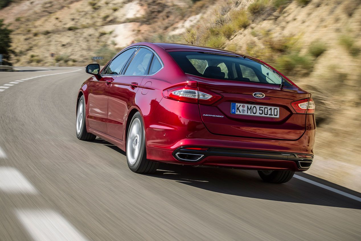 Contacto: Ford Mondeo 2015, objetivo VW Passat