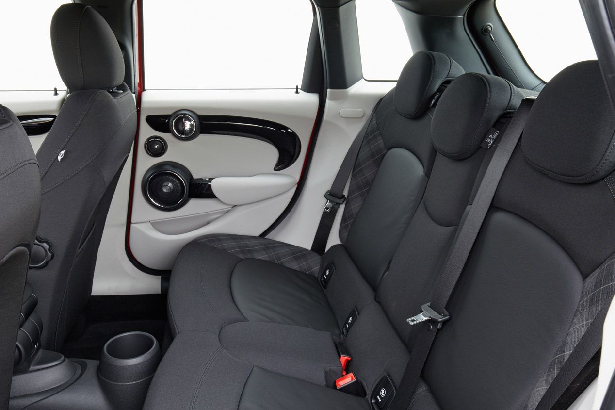 Contacto: Mini 5 puertas, funcional