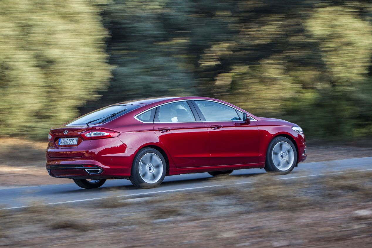 Contacto: Ford Mondeo 2015, objetivo VW Passat