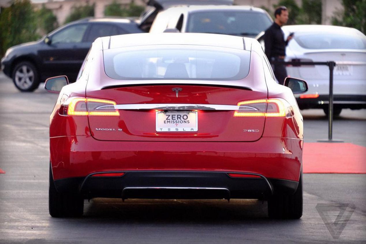 Tesla Model S P85D, más potencia eléctrica y tracción total