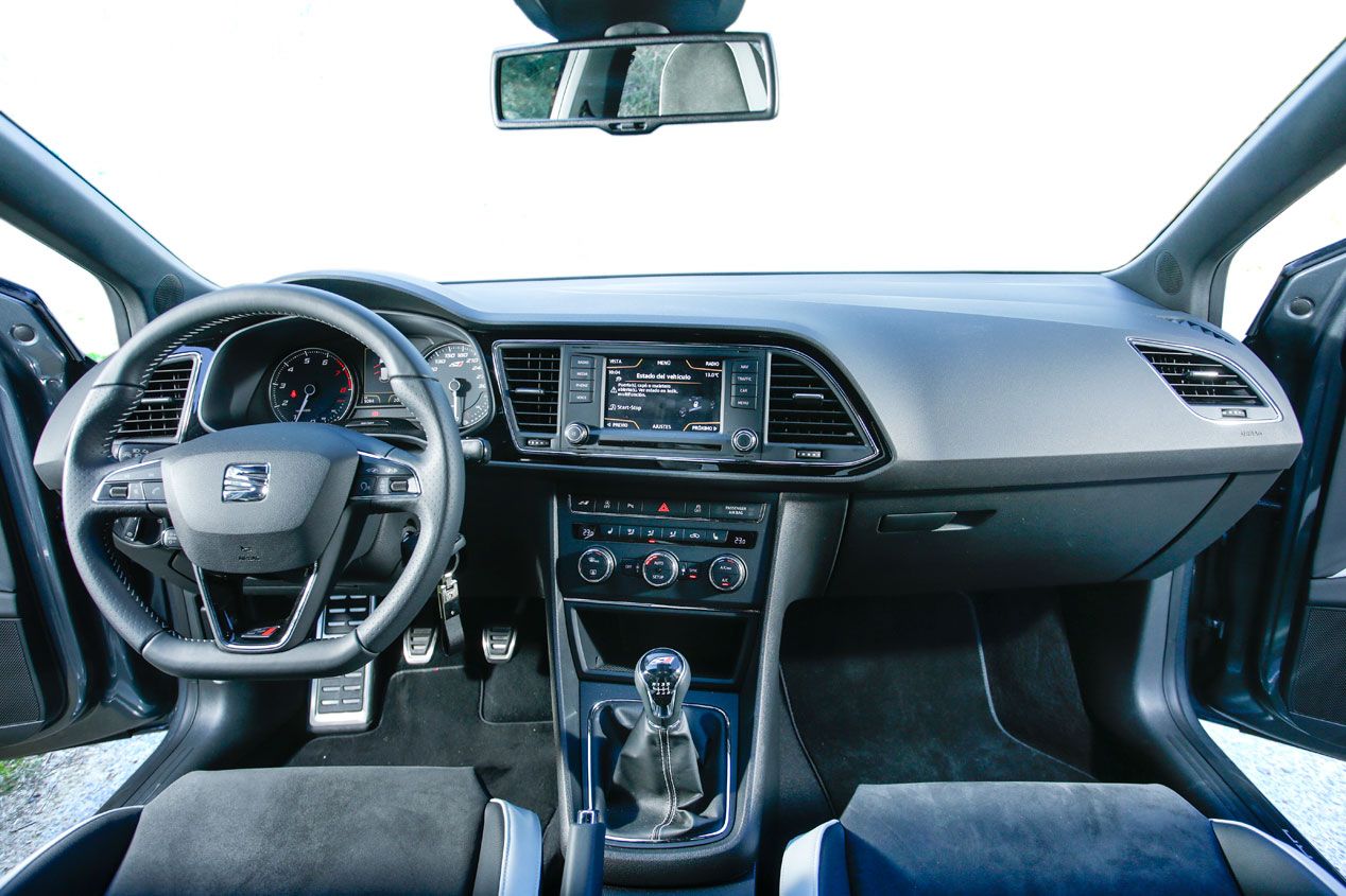 Comparativa: Peugeot RCZ R vs Seat León Cupra 280