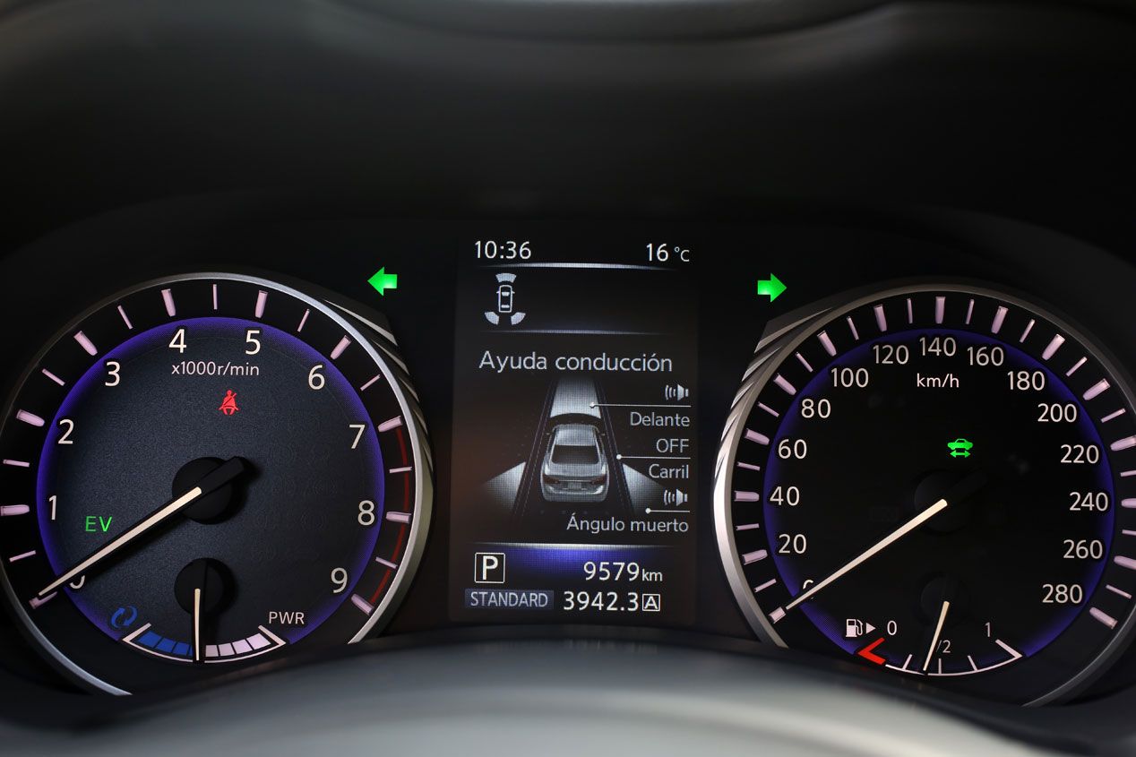 Comparativa: BMW Serie 3 ActiveHybrid vs Infiniti Q50 Hybrid 3.5 AWD