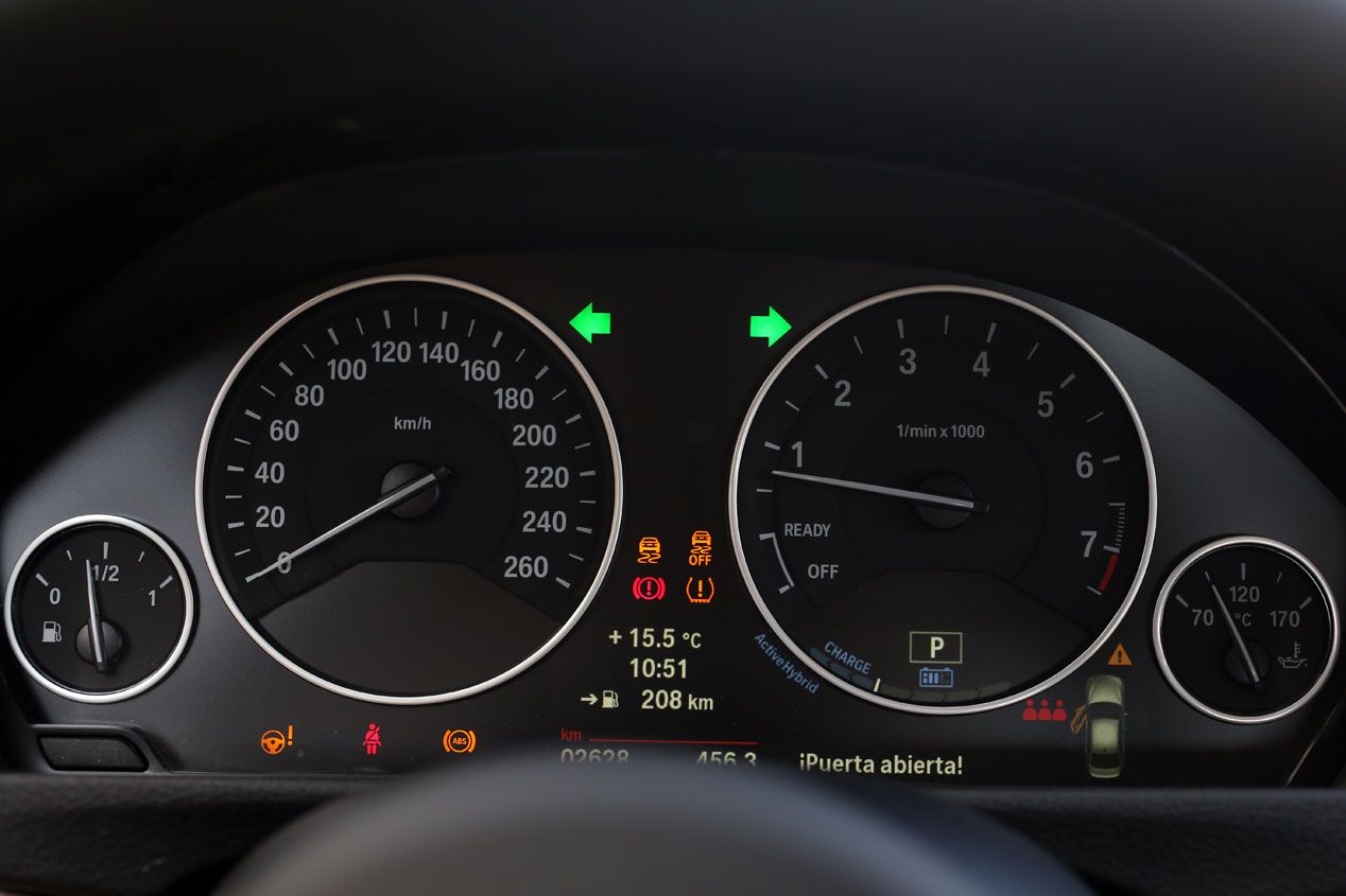 Comparativa: BMW Serie 3 ActiveHybrid vs Infiniti Q50 Hybrid 3.5 AWD