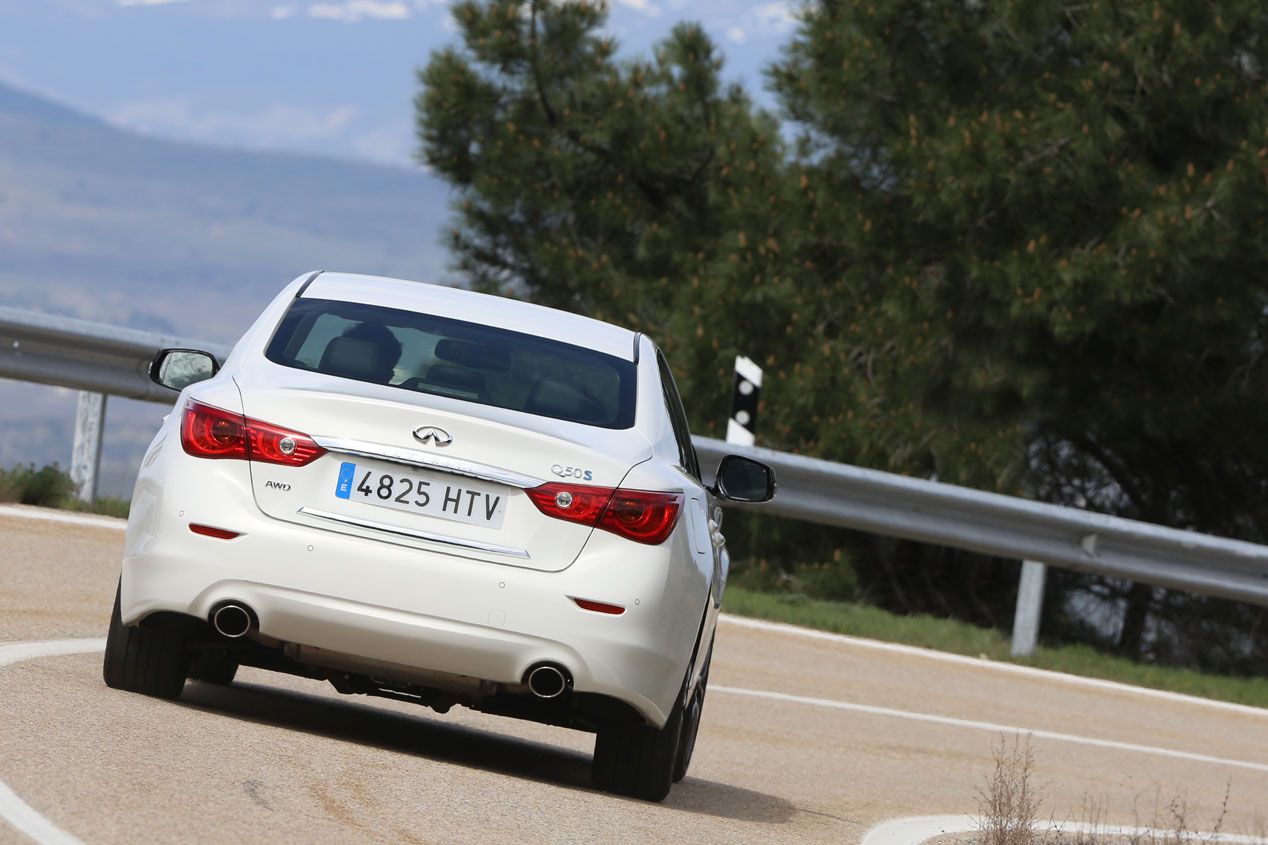 Comparativa: BMW Serie 3 ActiveHybrid vs Infiniti Q50 Hybrid 3.5 AWD