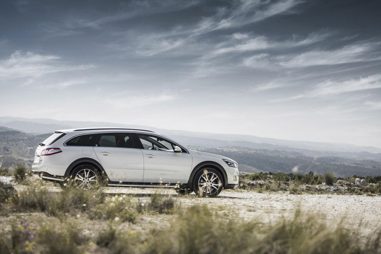 Peugeot 508 RXH 2015, versatilidad y eficiencia