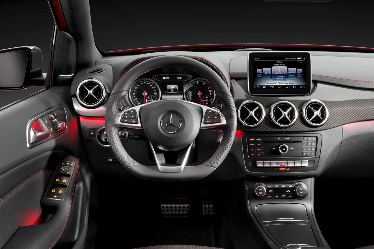Contacto: Mercedes Clase B, acicalado y eléctrico