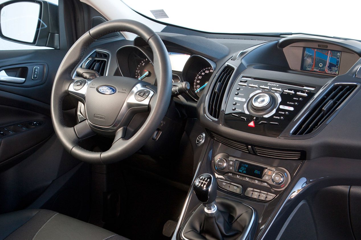Ford Kuga 2015, más eficiente y tecnológico