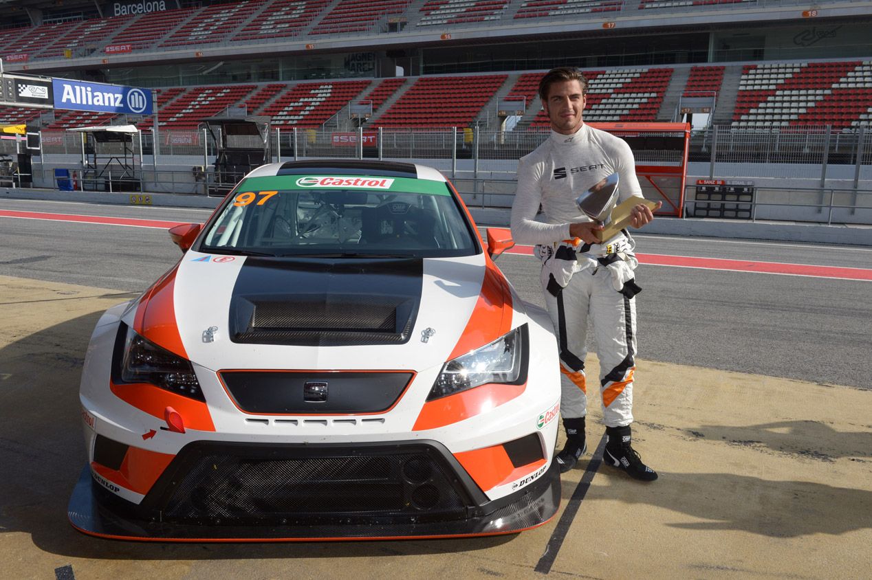 Maxi Iglesias y Santi Millán, en el reto Seat León Cup Racer en Montmeló