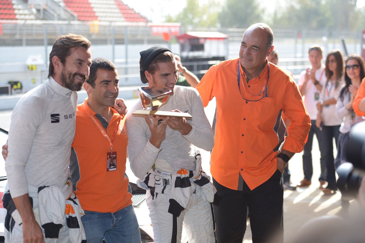 Maxi Iglesias y Santi Millán, en el reto Seat León Cup Racer en Montmeló