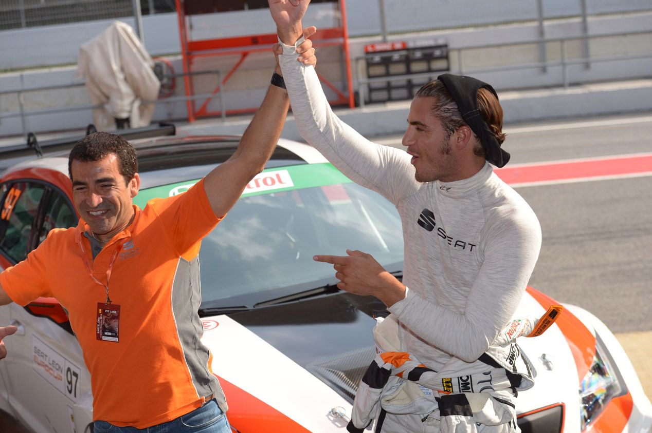 Maxi Iglesias y Santi Millán, en el reto Seat León Cup Racer en Montmeló