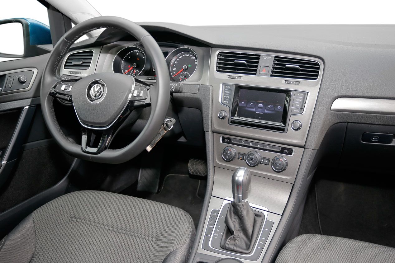 Comparativa: Peugeot 308 SW 1.6 e-HDi vs Renault Mégane Sport Tourer 1.6 dCi y VW Golf Variant 1.6 TDi