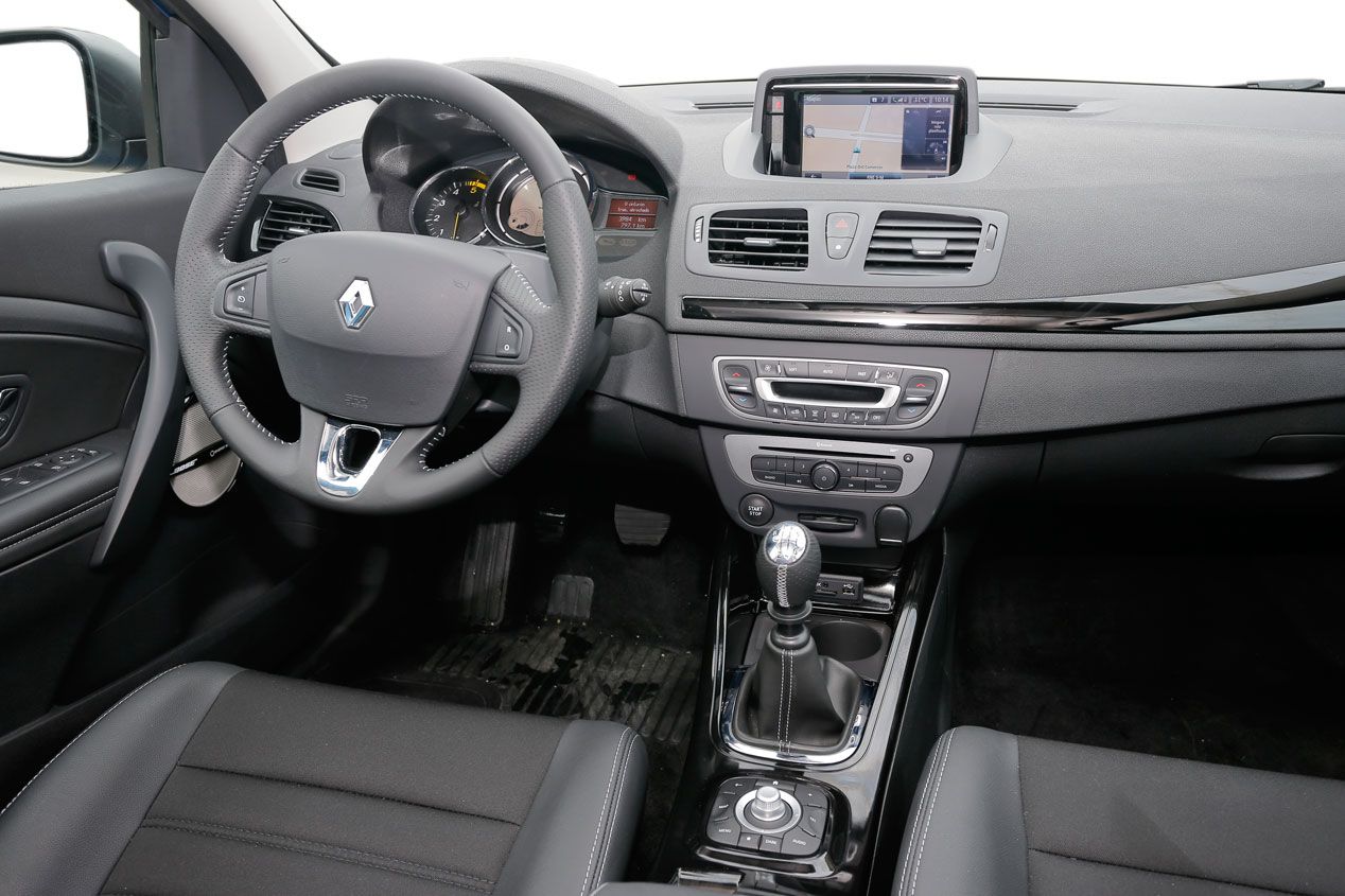 Comparativa: Peugeot 308 SW 1.6 e-HDi vs Renault Mégane Sport Tourer 1.6 dCi y VW Golf Variant 1.6 TDi
