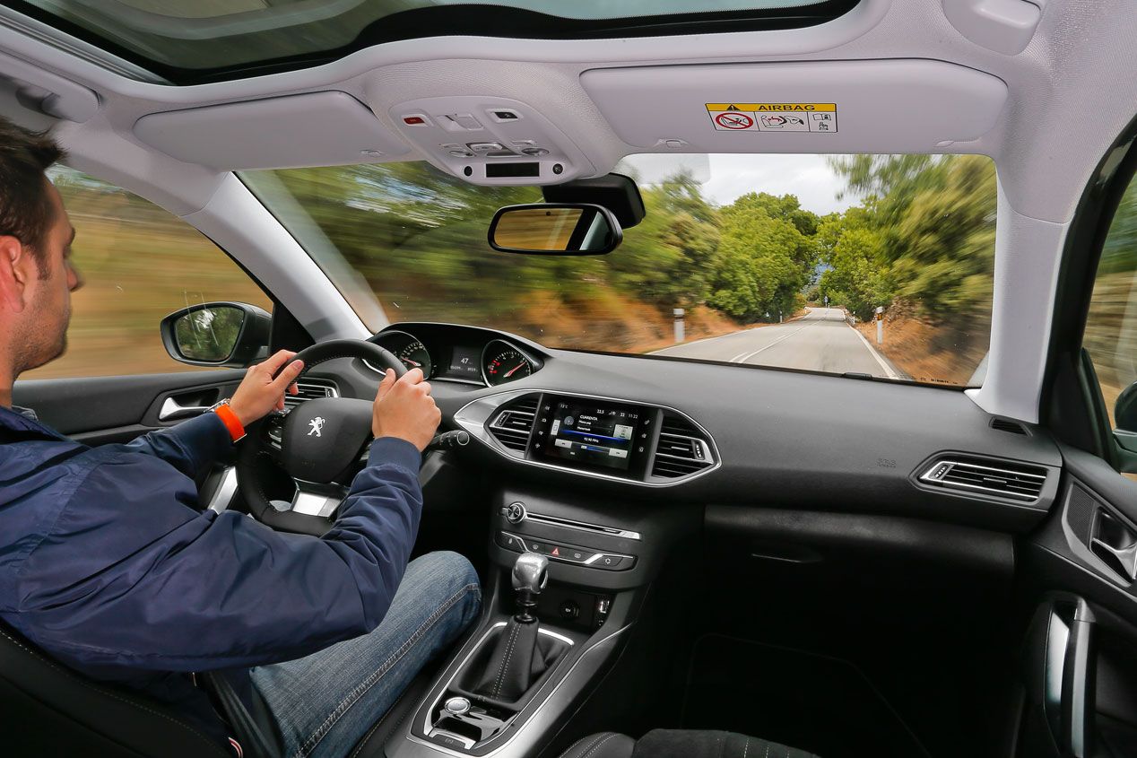 Comparativa: Peugeot 308 SW 1.6 e-HDi vs Renault Mégane Sport Tourer 1.6 dCi y VW Golf Variant 1.6 TDi